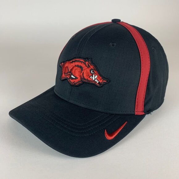 Arkansas Razorbacks NCAA Black Red Nike Dri Fit Classic99 Stretch Fitted Hat M/L - Picture 1 of 5